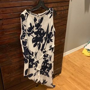 White House Black Market tunic longer side. Size L White with large Navy print